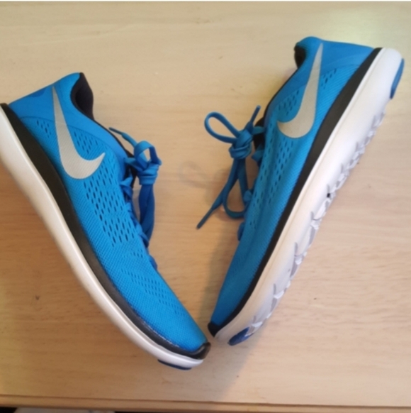 Amazon.com | Nike Flex 2016 Running Girls Shoes Size 7 | Running NWOT Nike Flex 2016 Boys Athletic Sneakers Sz 6Y